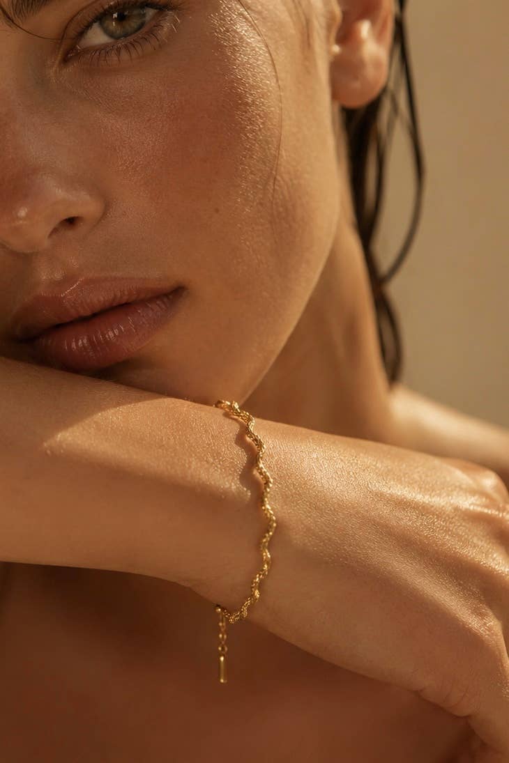 Wavy Stainless Steel Bracelet: Gold / 100% Stainless steel