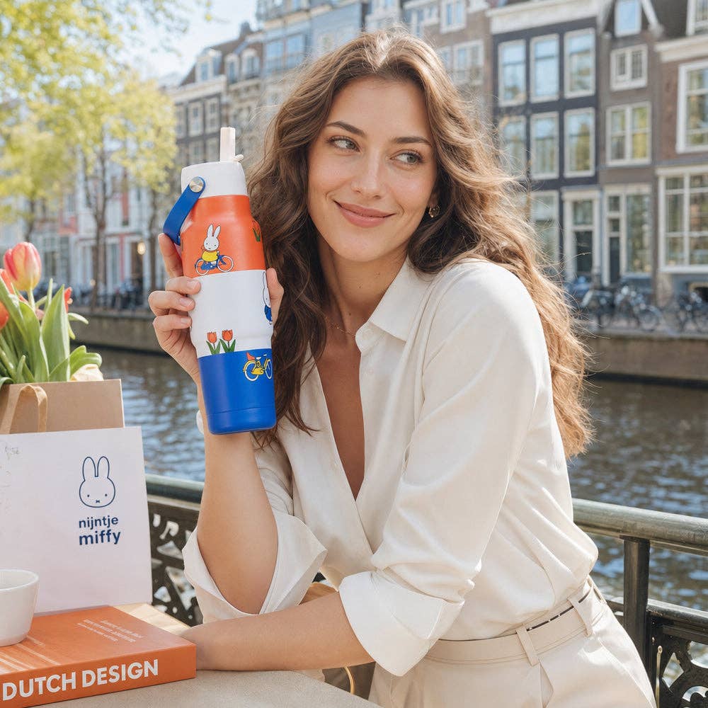 IZY Bottle 900ml x Miffy - Flag: Red, White & Blue